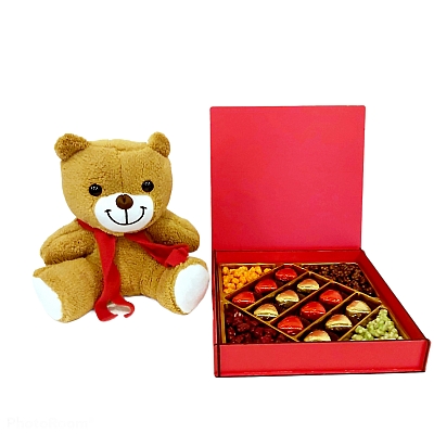 Ahşap Kutuda Kalp Çikolata, Dareje ve Sevimli Ayıcık